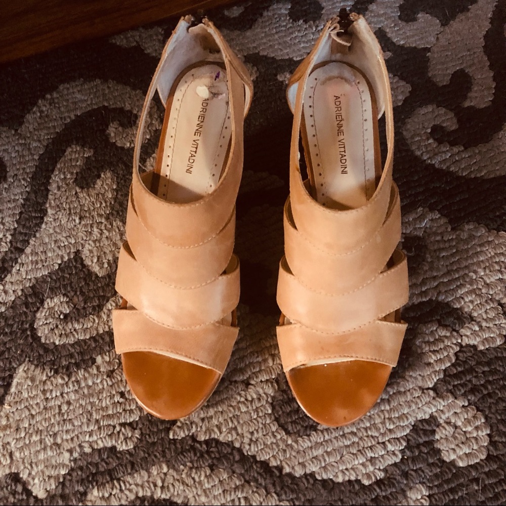 LIKE NEW: ADRIENNE VITTADINI leather wedge sandals
